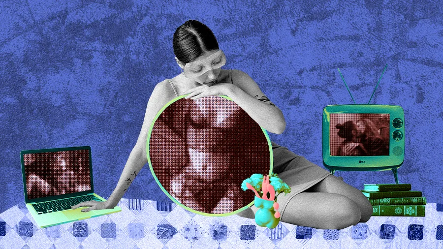 Colagem em tons de azul e verde. Uma mulher sentada observa uma imagem de uma lingerie em um círculo luminoso à sua frente. Ao lado, há um notebook e uma televisão antiga exibindo a mesma imagem. Livros e um brinquedo colorido completam a cena.