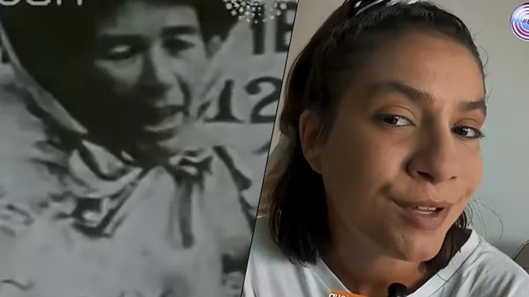 Imagem dividida em duas partes. À esquerda, aparece uma cena em preto e branco de uma mulher em um vídeo antigo, com expressão animada, em frente a um fundo com números. À direita, uma mulher jovem fala para a câmera em um ambiente interno, usando camiseta branca e com o cabelo preso em um rabo de cavalo. Ela usa um microfone de lapela e olha diretamente para a câmera.