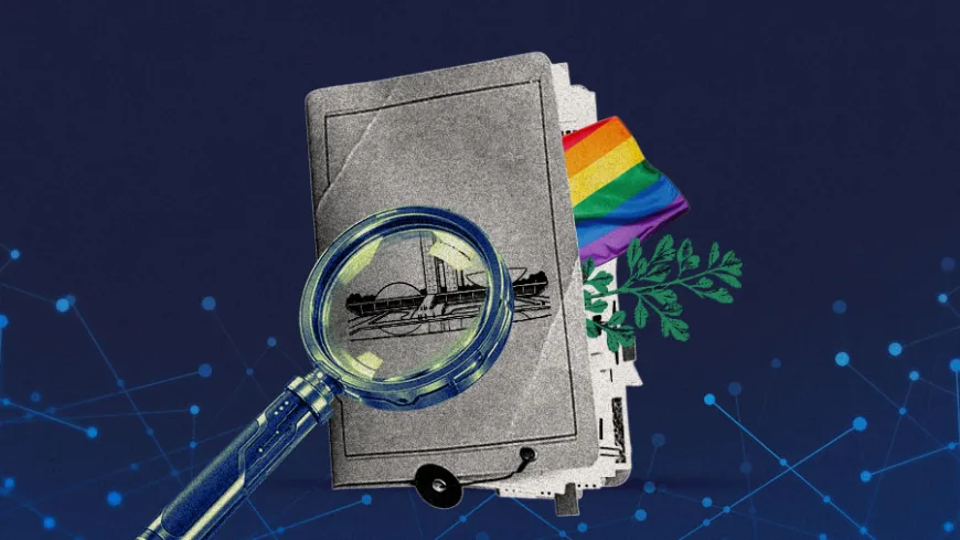 Uma colagem digital mostra uma grande lupa prateada em close, focada no desenho de linha do Congresso Nacional impresso na capa de um documento de arquivo cinza e texturizado. Atrás do arquivo, à direita, estão uma pequena bandeira do arco-íris e um ramo de arruda verde, sobre um fundo azul escuro com pontos de luz conectados por linhas finas.