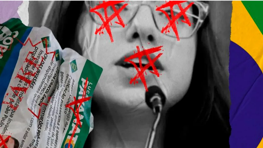 Colagem mostra Eduarda Campopionato diante de um microfone, com símbolos vermelhos sobre o rosto, embalagens de produtos riscadas e elementos da bandeira do Brasil.