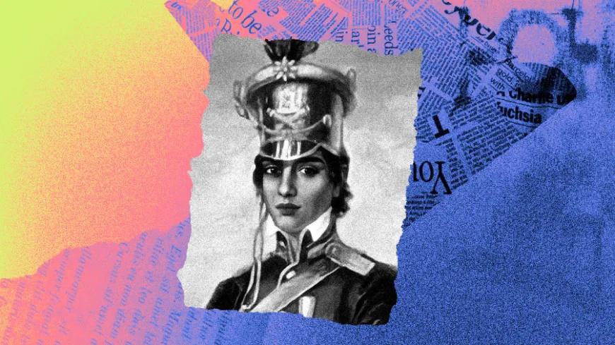 Imagem em estilo de colagem, com fundo colorido em tons de rosa, amarelo, verde e azul. No centro, aparece uma representação em preto e branco de Maria Quitéria, usando uniforme militar e chapéu, sobre recortes de jornais com textos em diferentes direções.